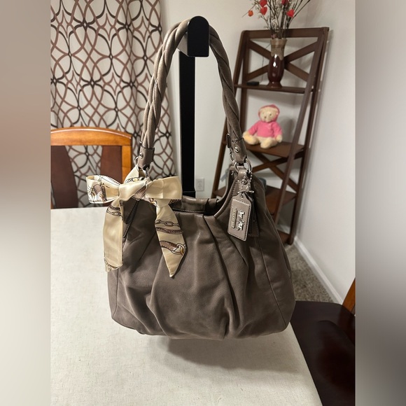 Coach Leather Shoulder/Hobo Bag with 2 Hang Tags - Picture 1 of 16